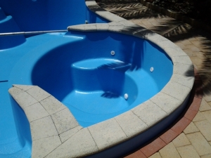 willetton_pool_with_spa_after_reno_2.jpg