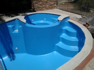 willetton_pool_with_spa_after_reno_4.jpg